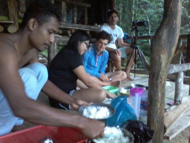 Orangutantreksumatra & Lovely Jungle Lodge Only Book If You Are Treking With Us Bukit Lawang Quarto foto