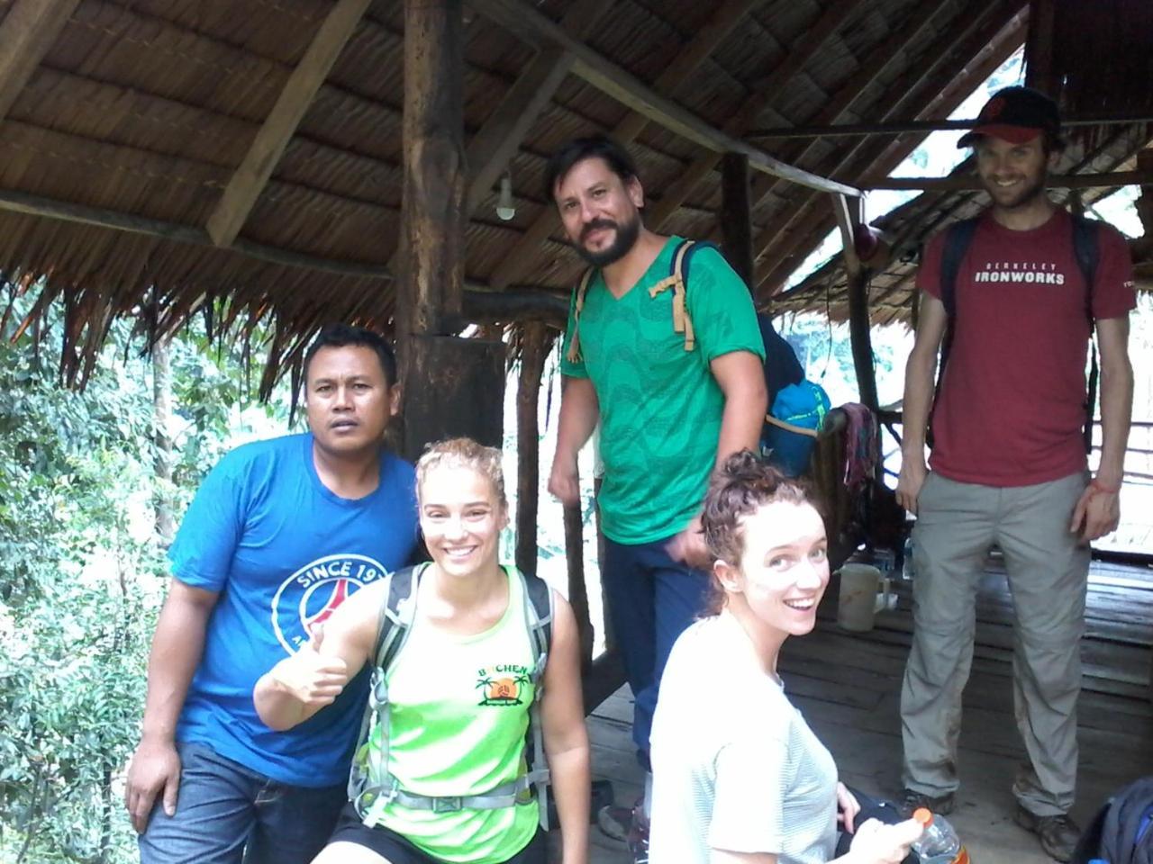 Orangutantreksumatra & Lovely Jungle Lodge Only Book If You Are Treking With Us Bukit Lawang Quarto foto