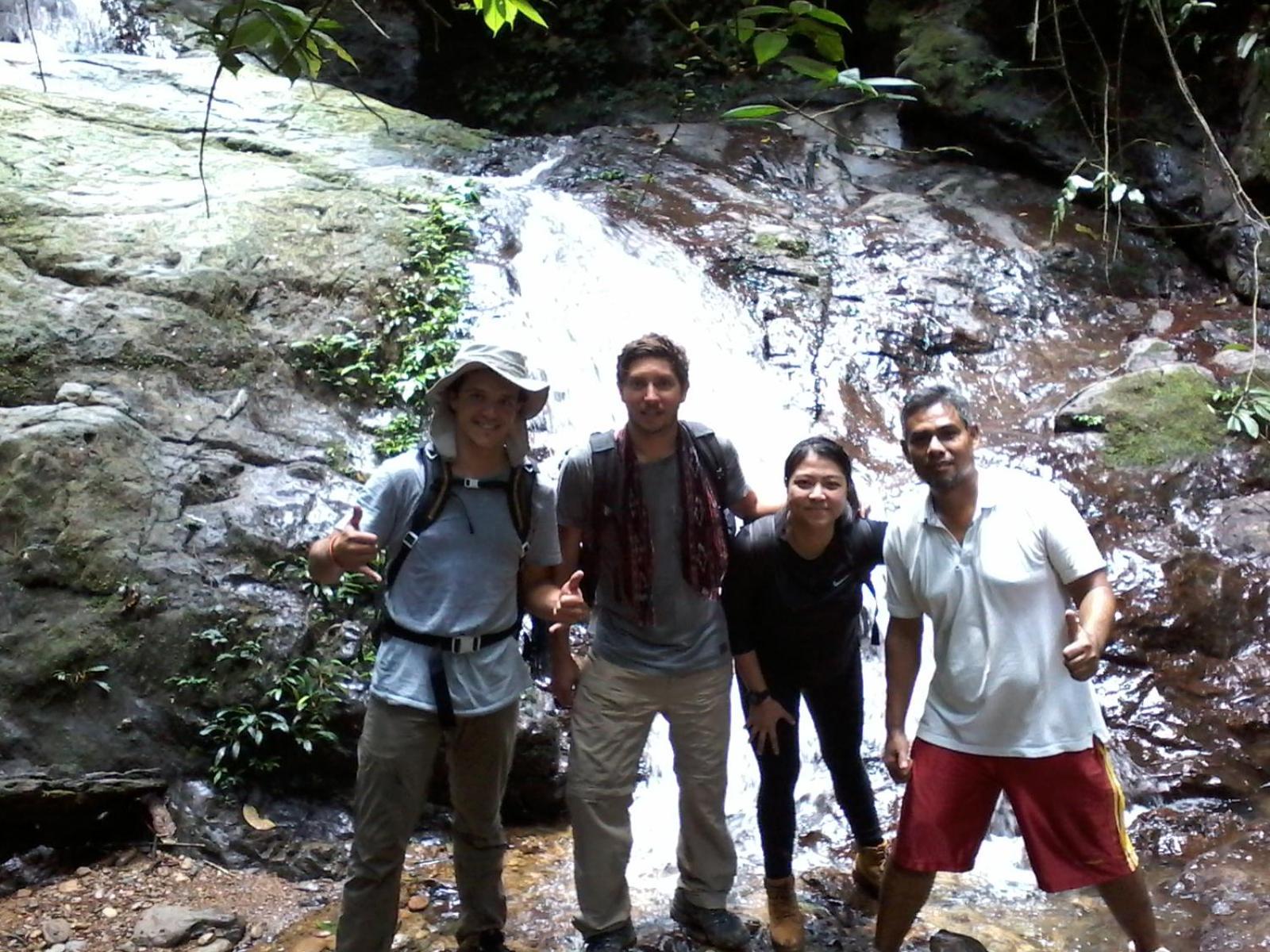 Orangutantreksumatra & Lovely Jungle Lodge Only Book If You Are Treking With Us Bukit Lawang Quarto foto