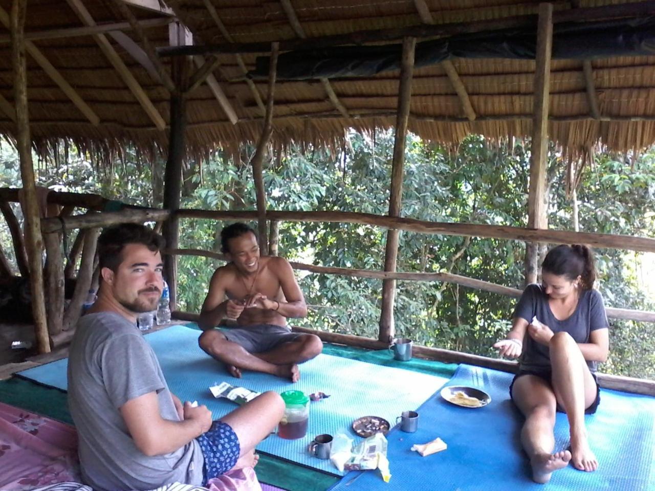 Orangutantreksumatra & Lovely Jungle Lodge Only Book If You Are Treking With Us Bukit Lawang Quarto foto